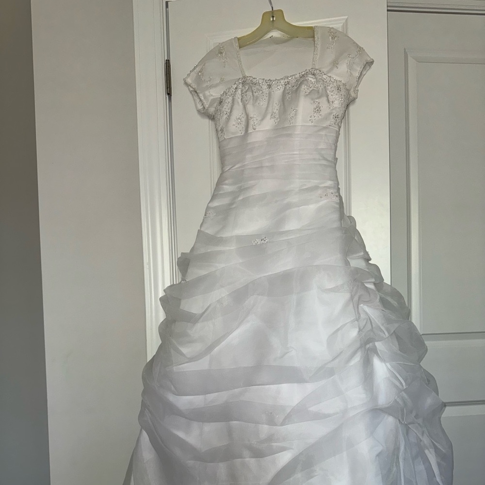 White wedding / debutante gown . Worn once